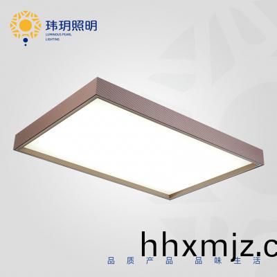 吸(xi)頂燈(deng)生産廠(chǎng)傢的吸頂燈用(yong)什麼材(cai)質(zhì)(zhi)製作(zuo)