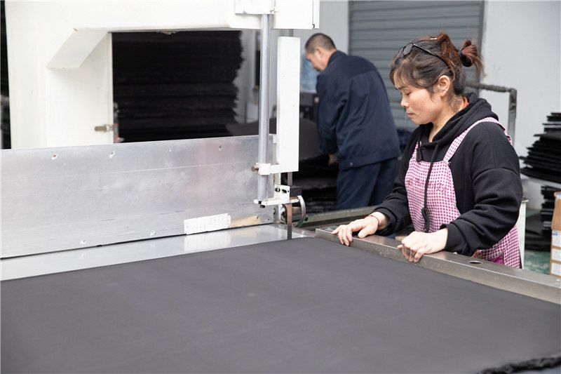 保險(xiǎn)機(jī)(ji)支撐(cheng)墊